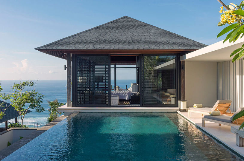 Experience Ultimate Luxury by the Beach, Bali Villa 1129