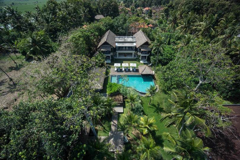 Rent a Luxury Villa in Bali Close to the Beach, Bali Villa 1130