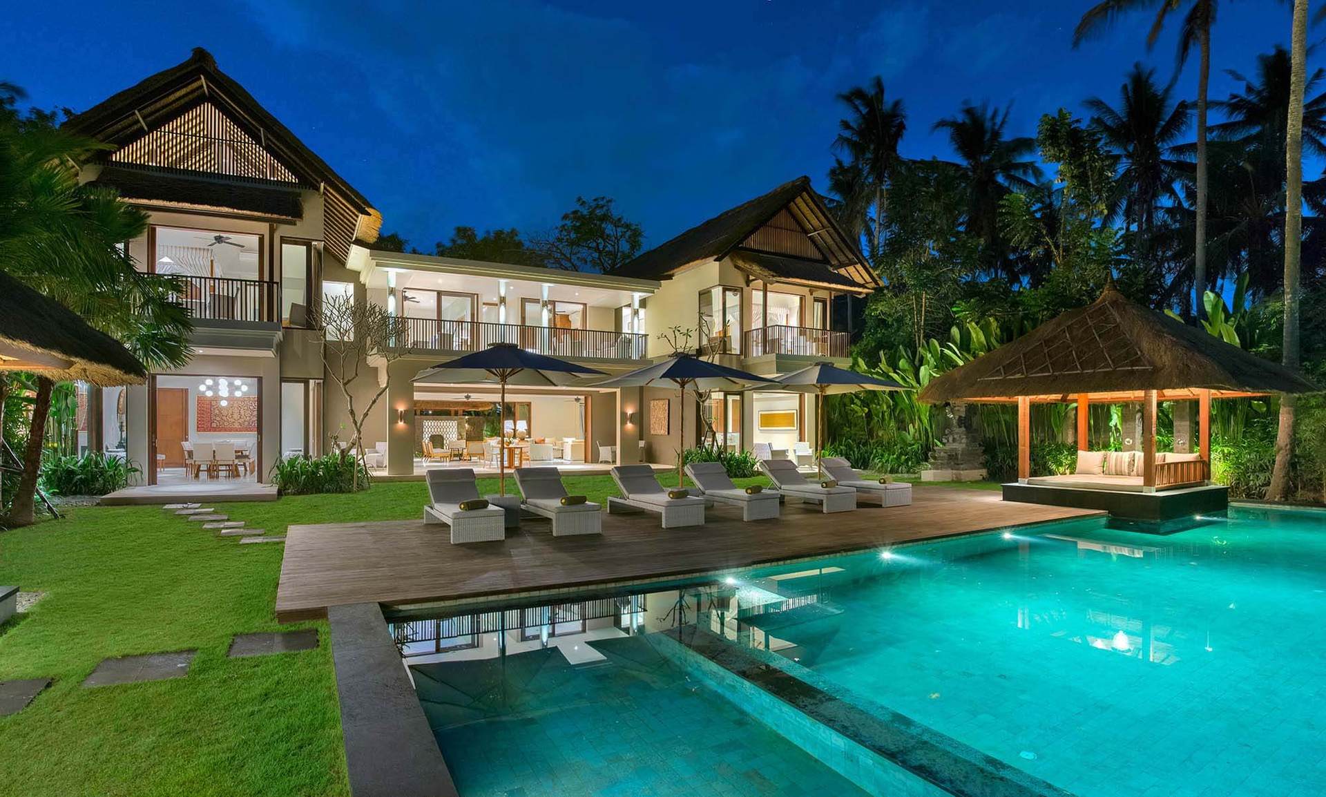 Rent a Luxury Villa in Bali Close to the Beach, Bali Villa 1130