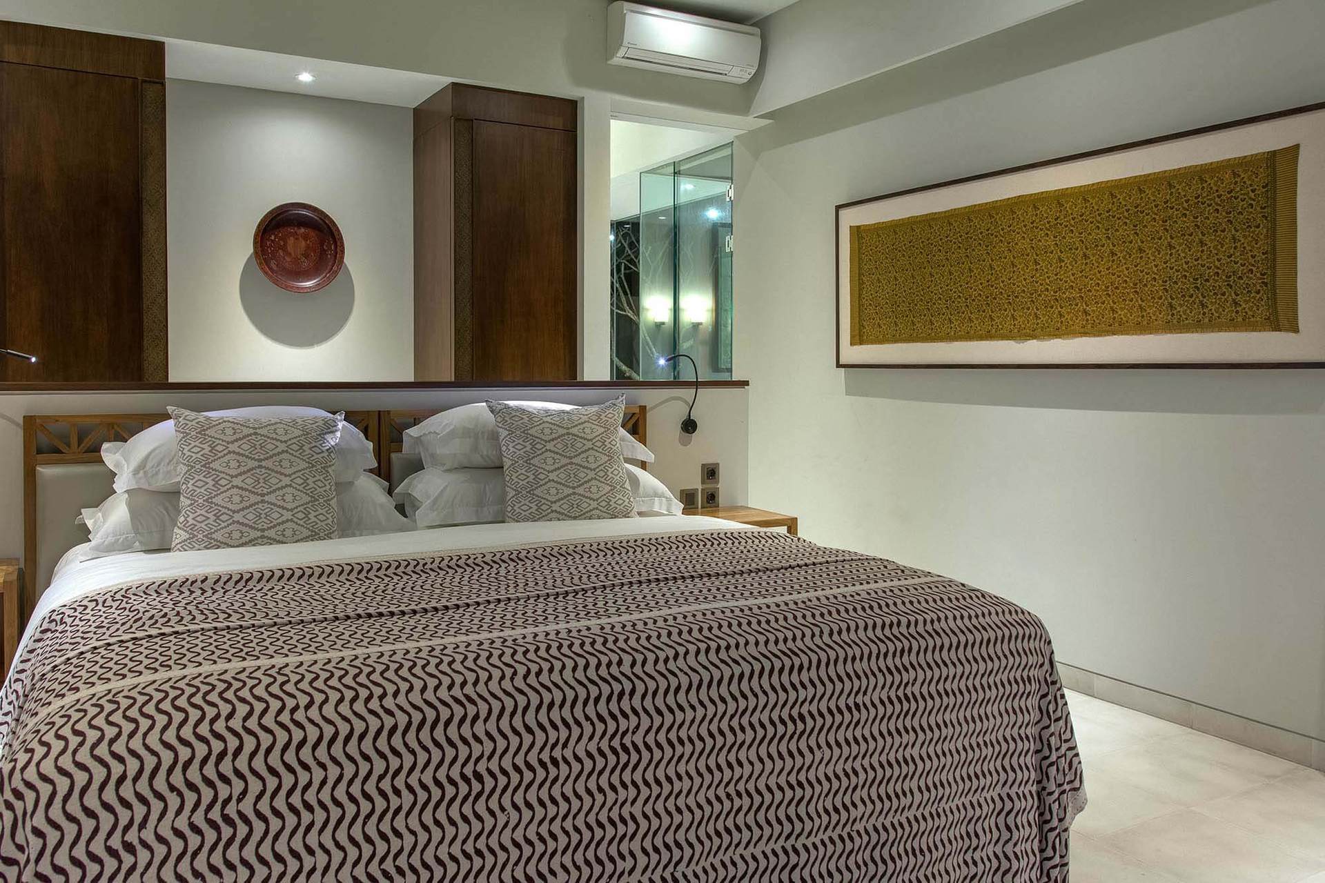 Rent a Luxury Villa in Bali Close to the Beach, Bali Villa 1130