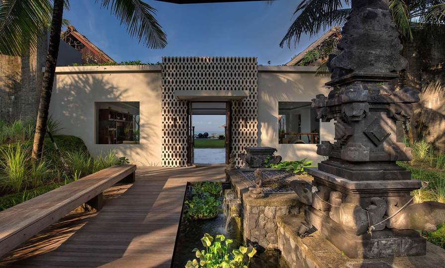 Rent a Luxury Villa in Bali Close to the Beach, Bali Villa 1130