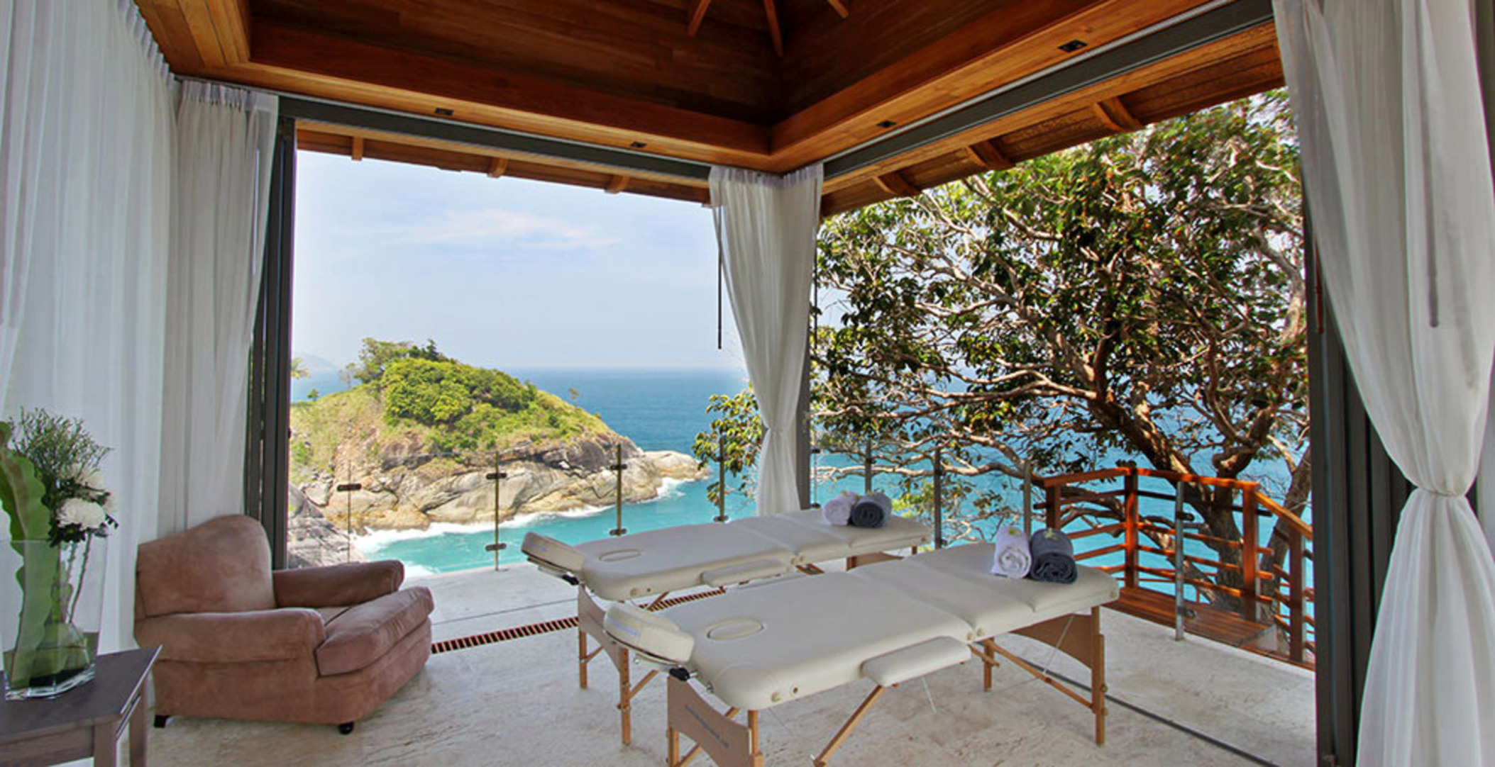 At Last You and Your Friends Can Rent a Luxury Villa with 24/7 Concierge, Phuket Villa 1011