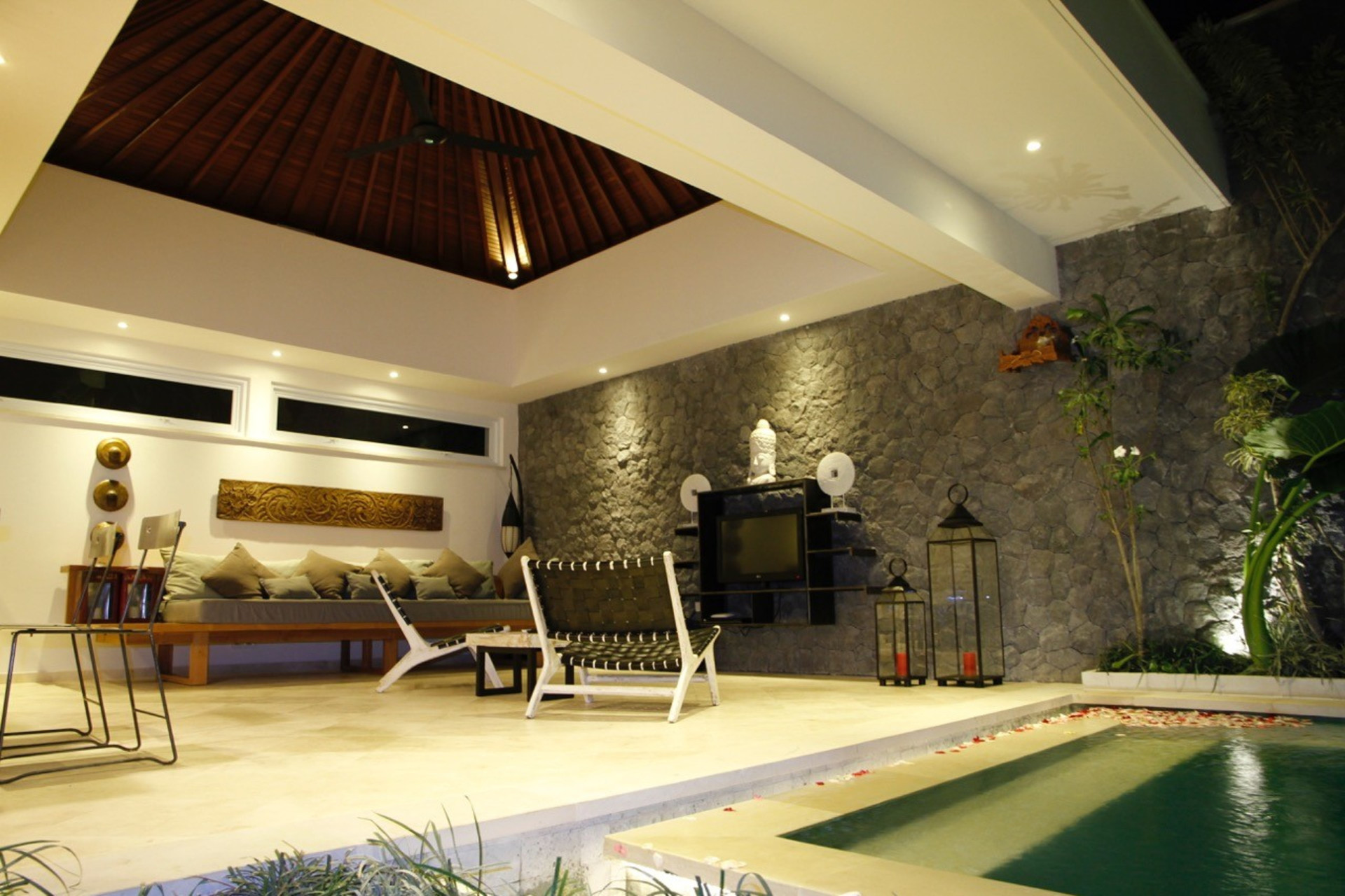 Luxury 2-Bedroom Villa Near Seminyak's Attractions, Bali Villa 1147