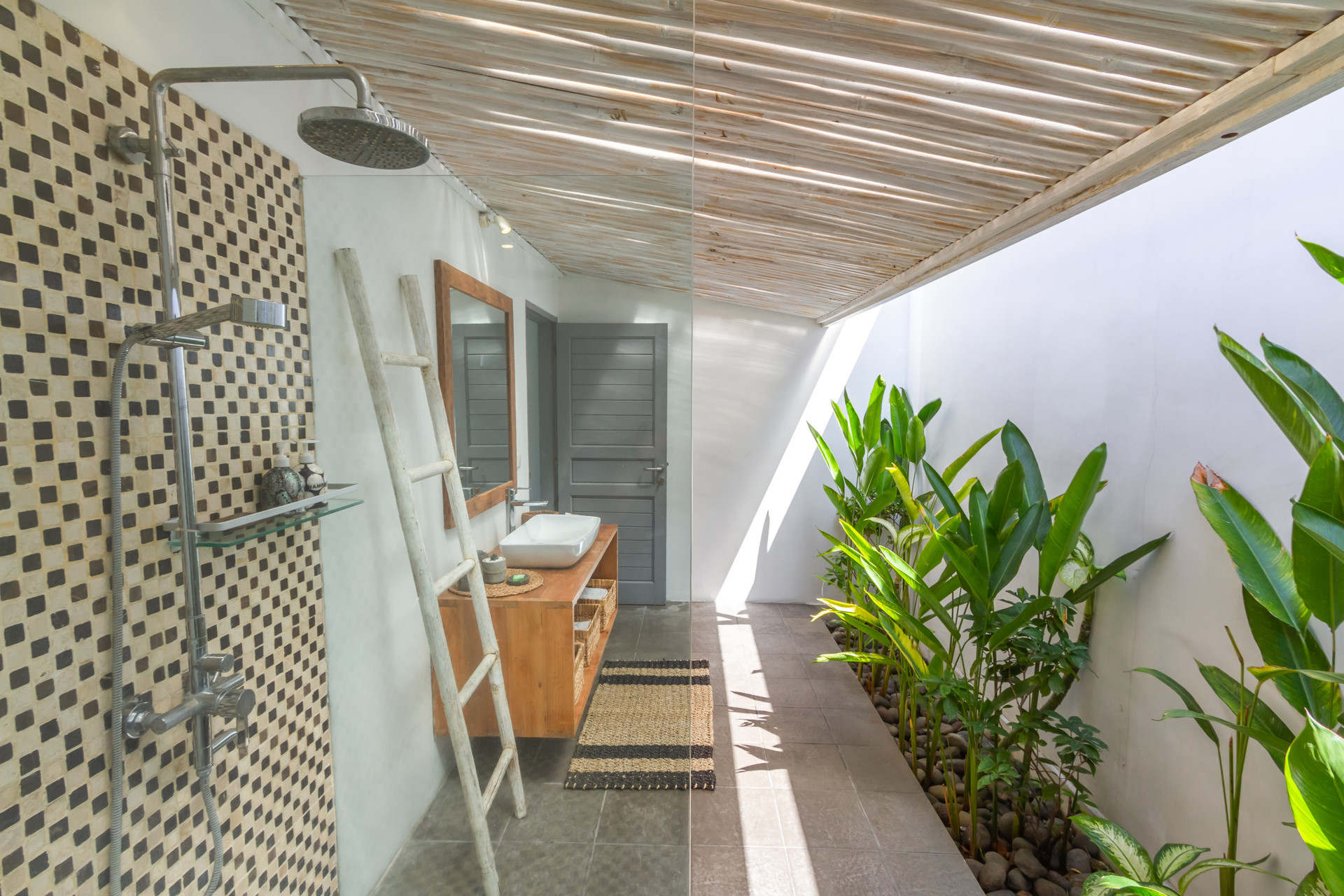 Rent Your 5 Star Private Villa in Seminyak, Bali Villa 1153
