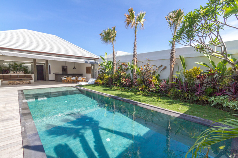 Luxury 3-Bedroom Villa Near Seminyak Attractions, Bali Villa 1157