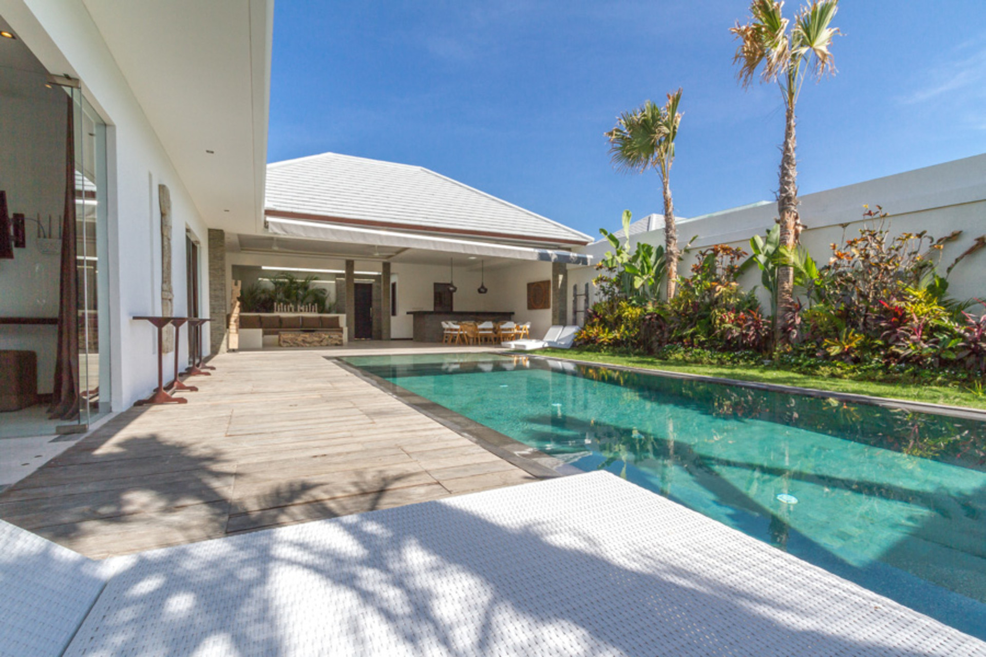 Luxury 3-Bedroom Villa Near Seminyak Attractions, Bali Villa 1157