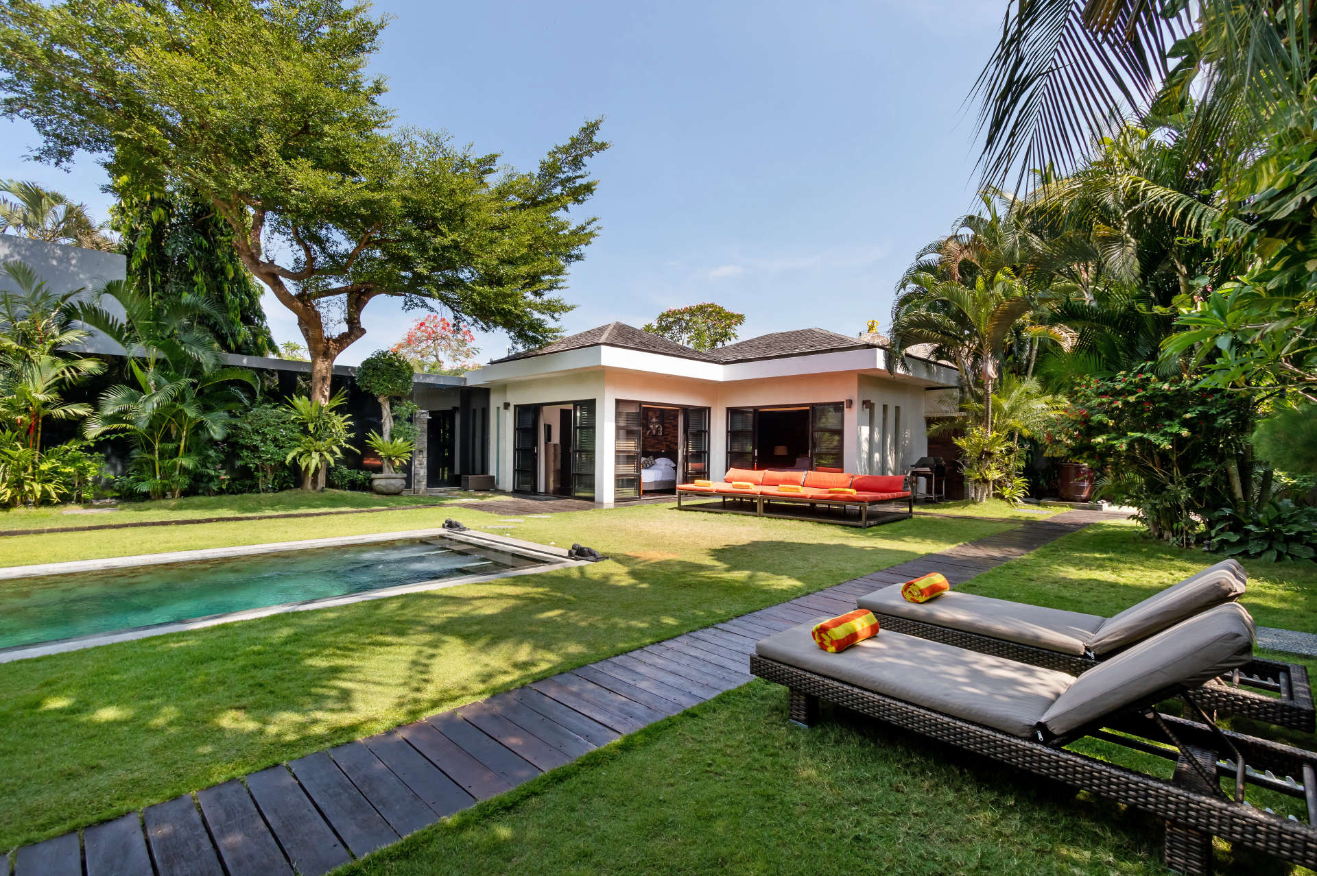 5 Bedroom Holiday Villa in Seminyak with Private Pool, Bali Villa 2001