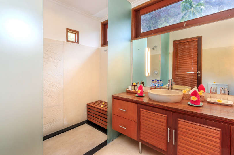 Luxury 5 Star Villa in Bali, Bali Villa 2002