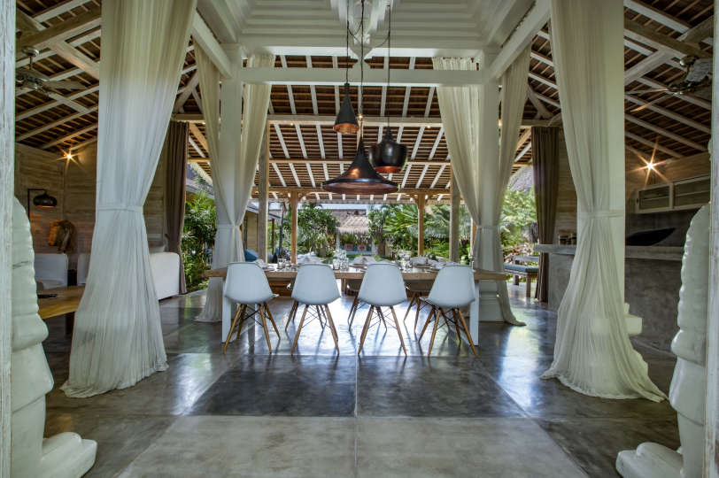 Picture Relaxing Beside Your Private Pool in Kerobokan, Bali Villa 2007