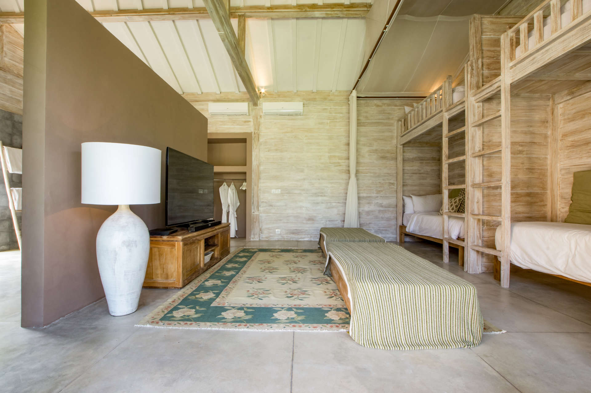 Enjoy a Holiday of a Lifetime Renting Your Own 5 Star Private Villa at the Best Rate in Kerobokan, Villa Bali 2008