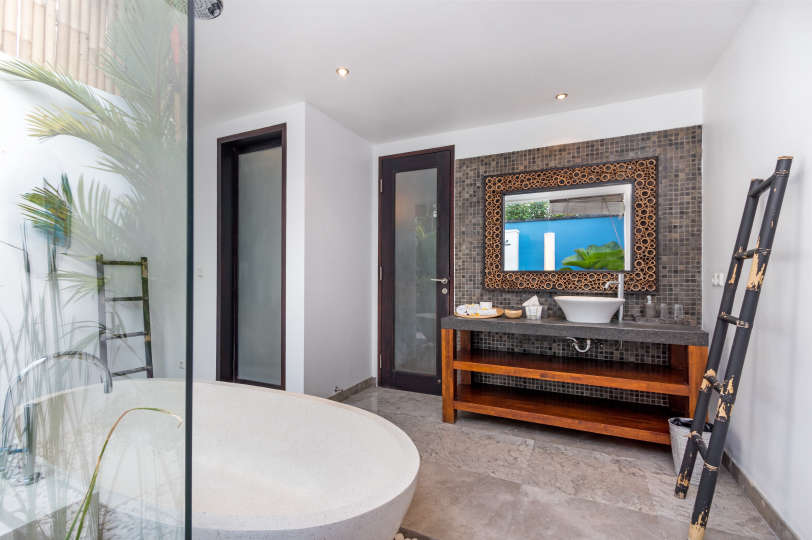 Beautiful 5 Star Holiday Villa in a Prime Location in Seminyak, Book Early to Secure Your Dates, Villa Bali 2016