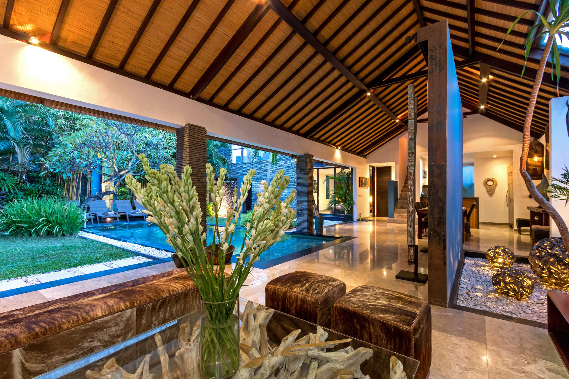Beautiful 5 Star Holiday Villa in a Prime Location in Seminyak, Book Early to Secure Your Dates, Villa Bali 2016