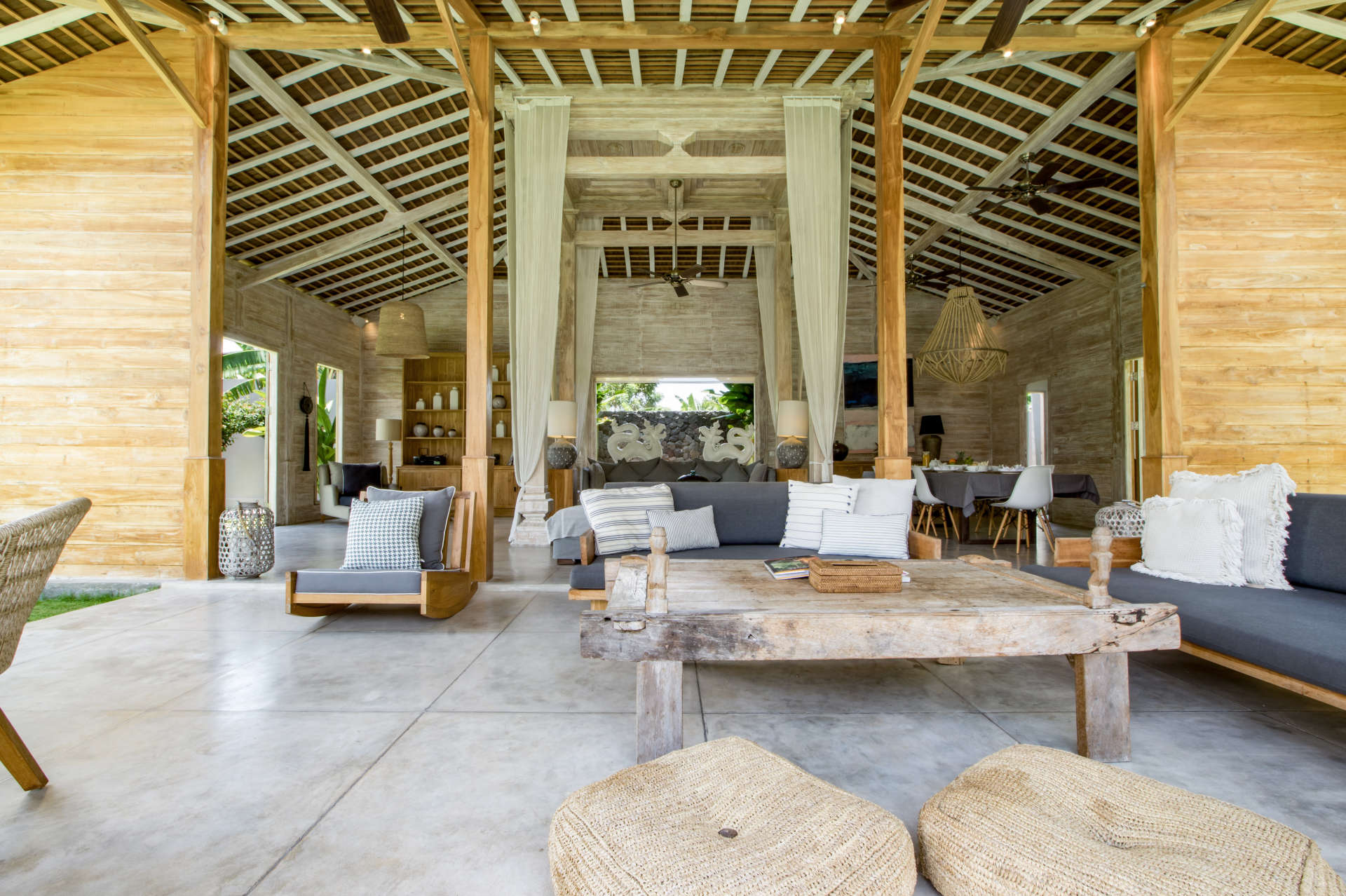 Luxury 5 Bedroom Villa with Private Pool, Bali Villa 2022