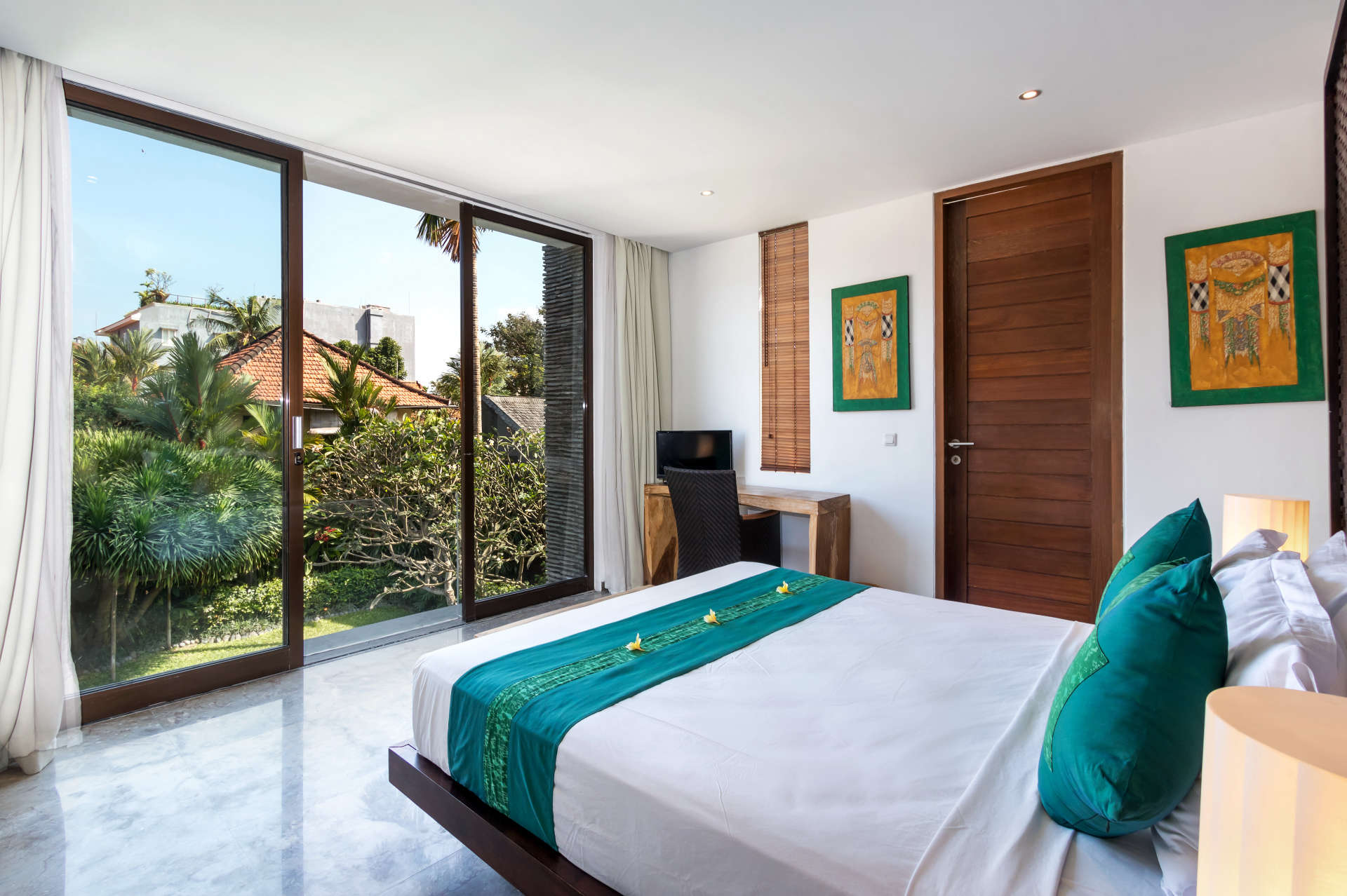 Beautiful 5 Star Holiday Villa in a Prime Location in Seminyak, Book Early to Secure Your Dates, Villa Bali 2026