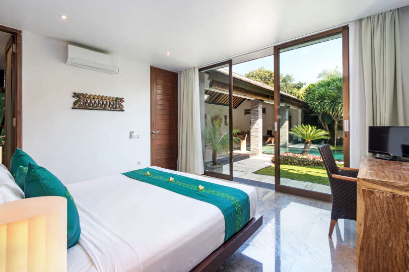 Beautiful 5 Star Holiday Villa in a Prime Location in Seminyak, Book Early to Secure Your Dates, Villa Bali 2026