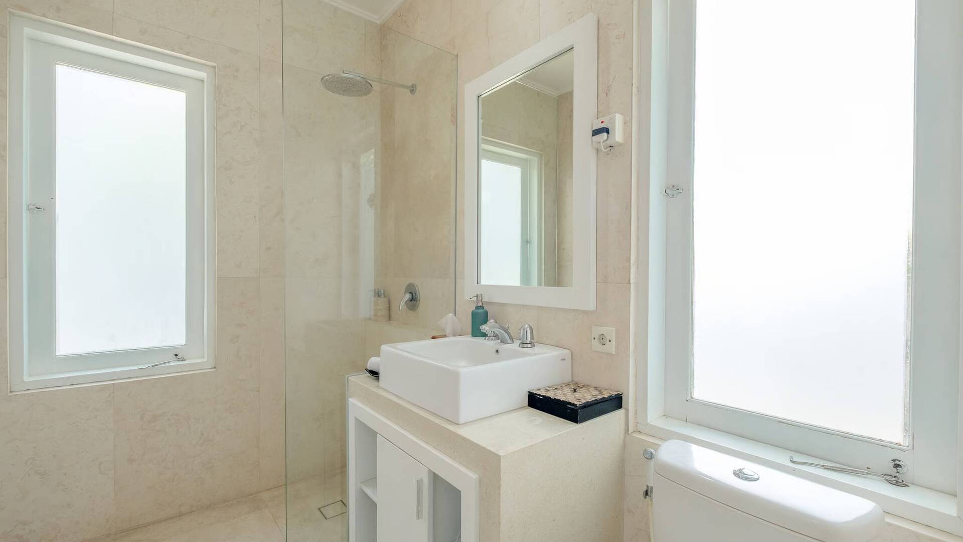 Chic Seminyak Escape, Bali Villa 2030