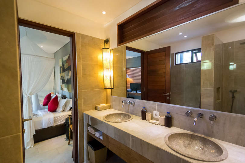 How to Rent Your Own Private Luxury Holiday Villa in Seminyak for Less than Basic Hotel, Villa Bali 2040
