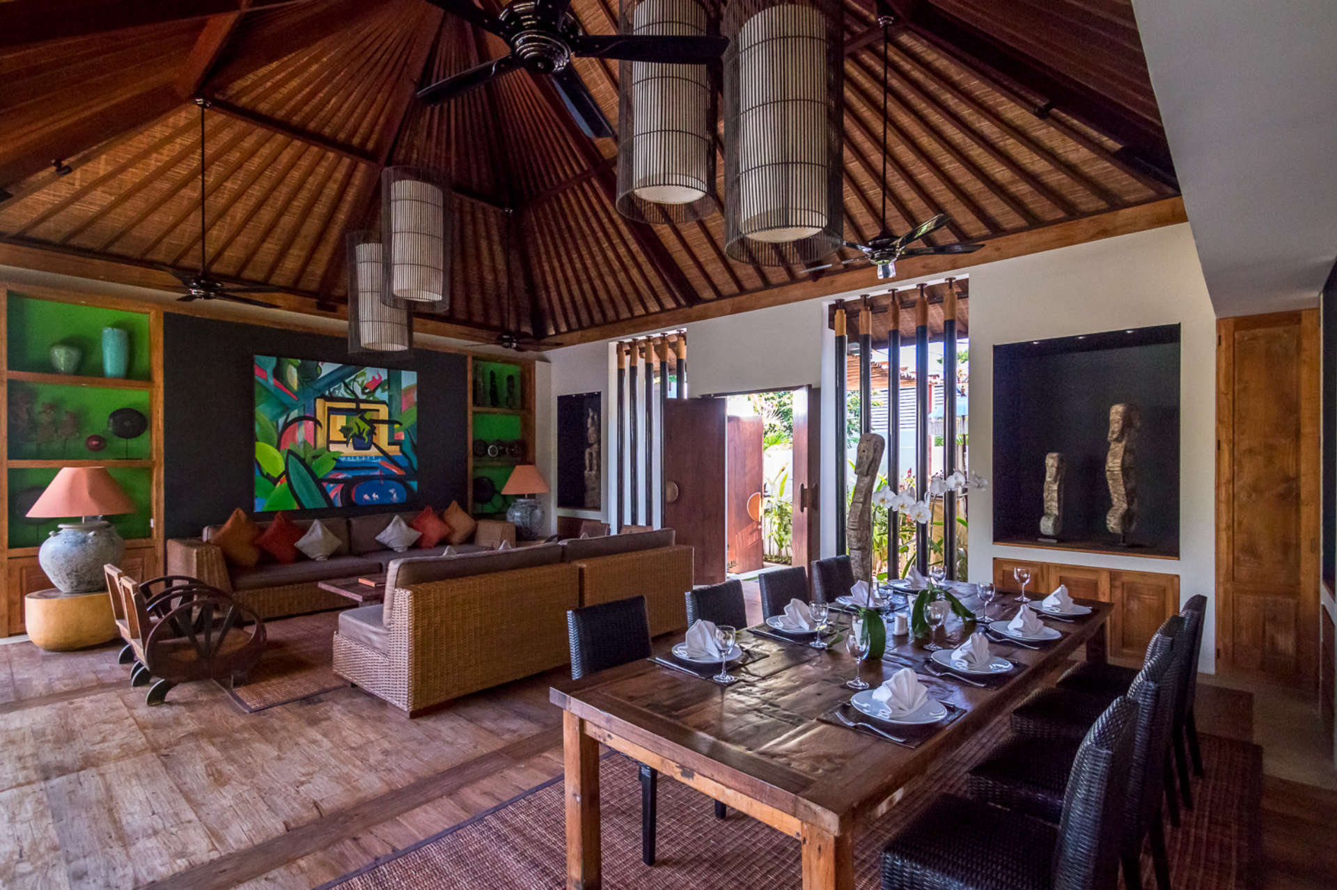 How to Rent Your Own Private Luxury Holiday Villa in Seminyak for Less than Basic Hotel, Villa Bali 2040