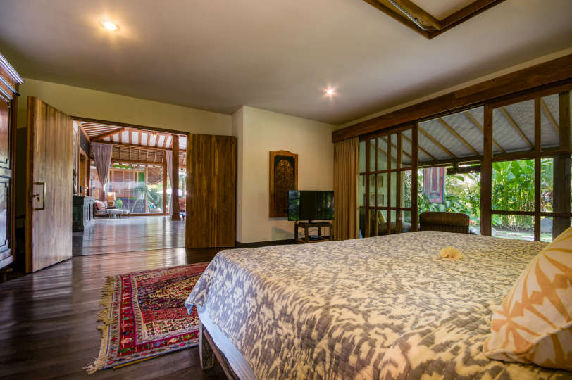5 Star Villa in Bali, Minutes from the Beach, Bali Villa 2045
