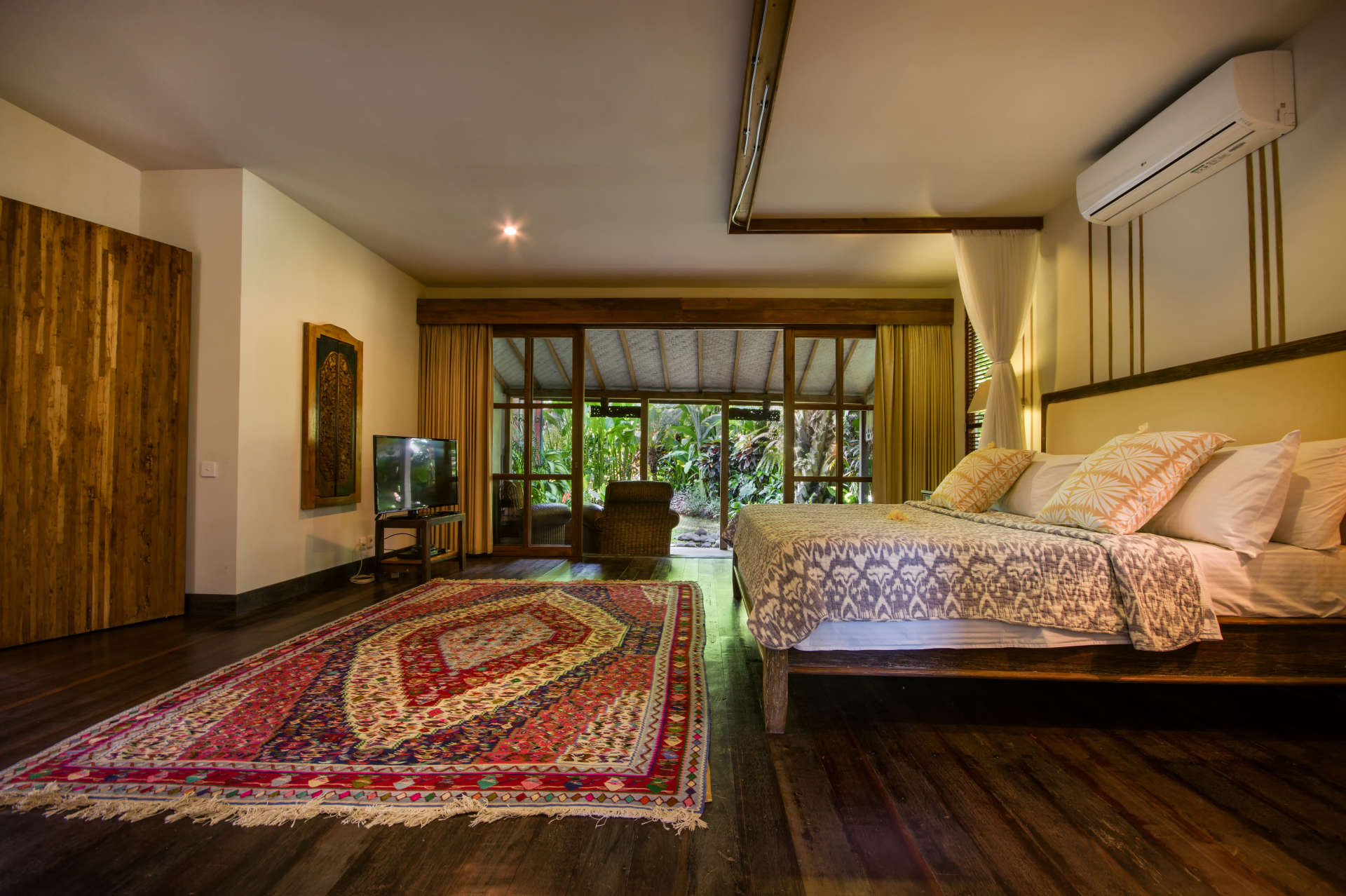 5 Star Villa in Bali, Minutes from the Beach, Bali Villa 2045