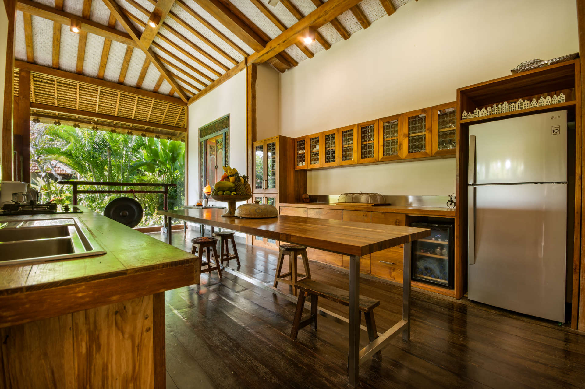 5 Star Villa in Bali, Minutes from the Beach, Bali Villa 2045