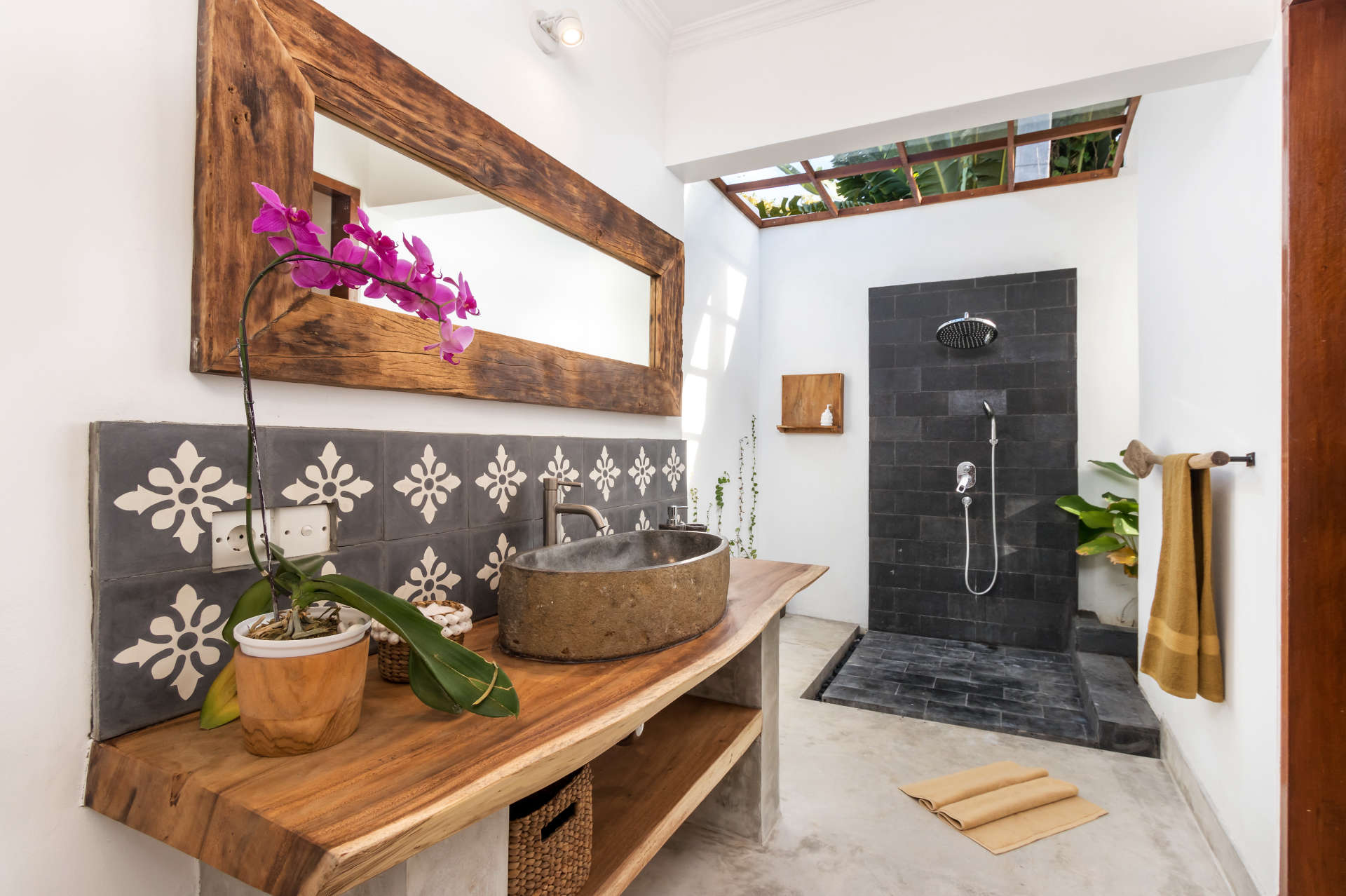 Beautiful 5 Star Holiday Villa in a Prime Location in Seminyak, Villa Bali 2046