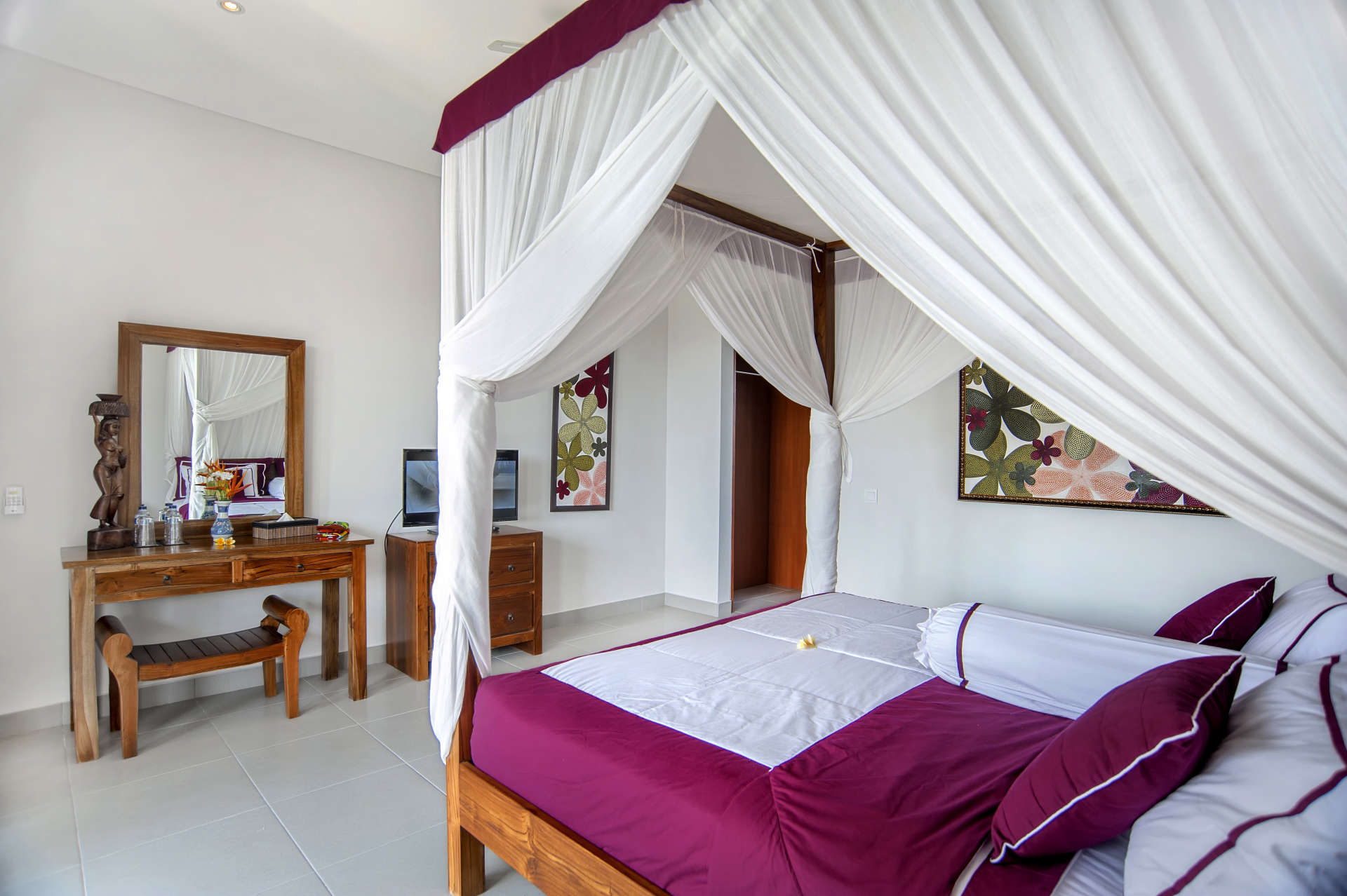Rent a Luxury Villa in Bali Close to the Beach, Bali Villa 2054