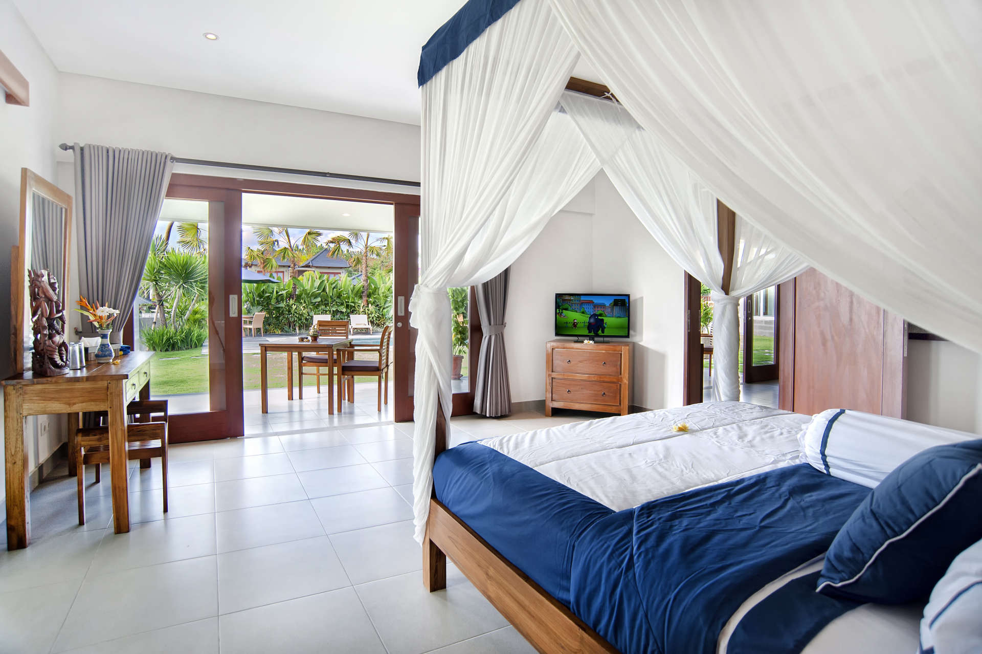 Rent a Luxury Villa in Bali Close to the Beach, Bali Villa 2054