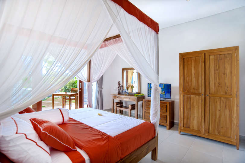Rent a Luxury Villa in Bali Close to the Beach, Bali Villa 2054