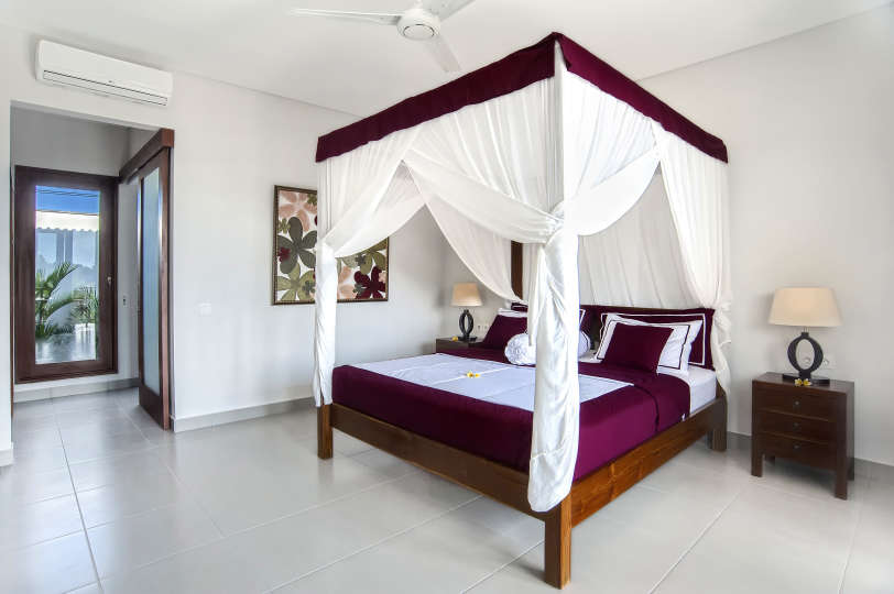 Rent a Luxury Villa in Bali Close to the Beach, Bali Villa 2054