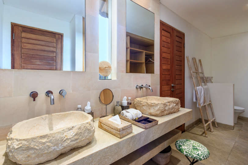 Luxury 5 Bedroom Villa with Private Pool, Bali Villa 2055