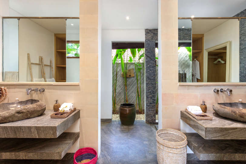 Luxury 5 Bedroom Villa with Private Pool, Bali Villa 2055
