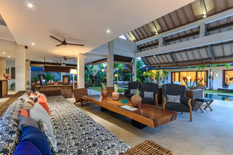 Luxury 5 Bedroom Villa with Private Pool, Bali Villa 2055