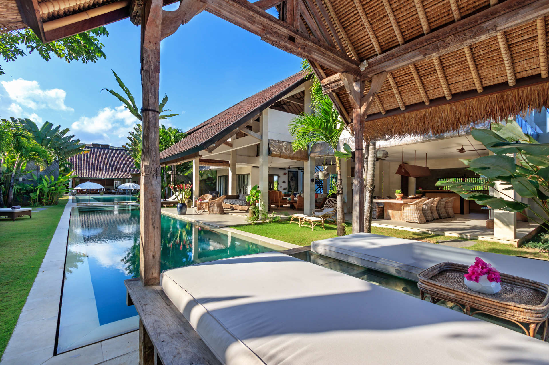 Luxury 5 Bedroom Villa with Private Pool, Bali Villa 2055