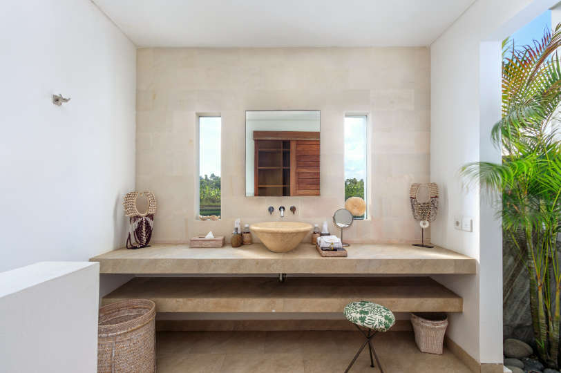 Luxury 5 Bedroom Villa with Private Pool, Bali Villa 2055