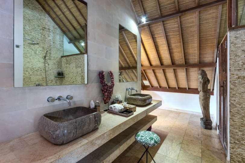 5 Star Villa in Bali, Minutes from the Beach, Bali Villa 2056