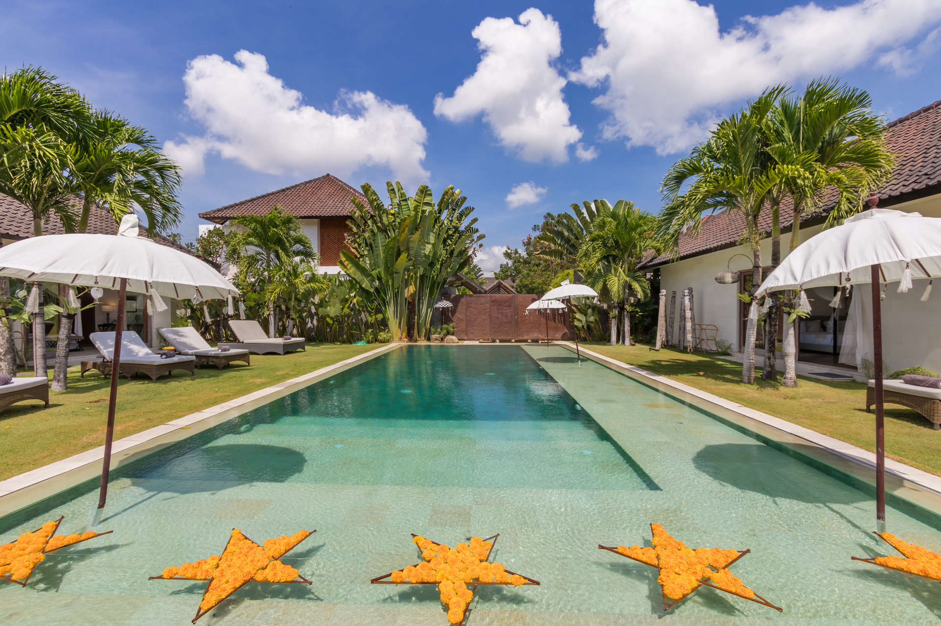 5 Star Villa in Bali, Minutes from the Beach, Bali Villa 2056