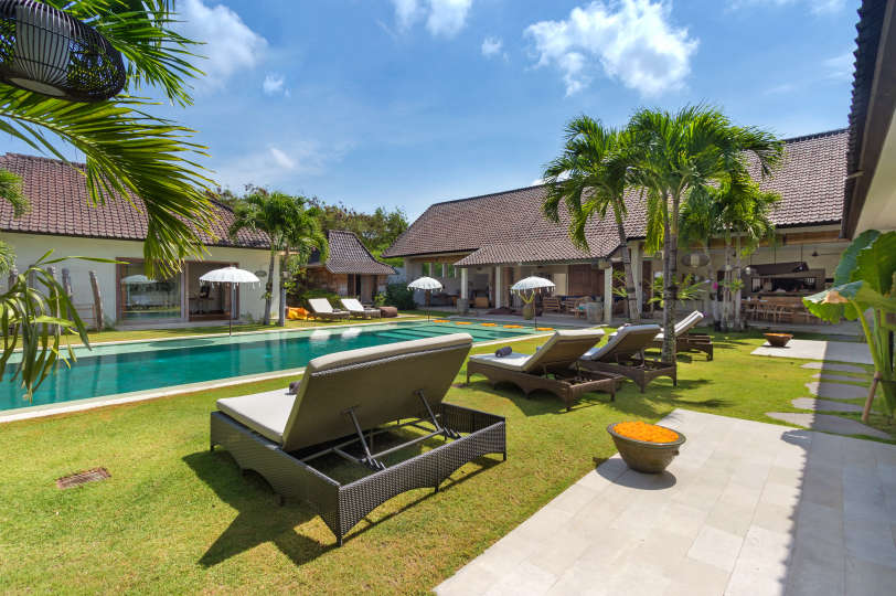 5 Star Villa in Bali, Minutes from the Beach, Bali Villa 2056