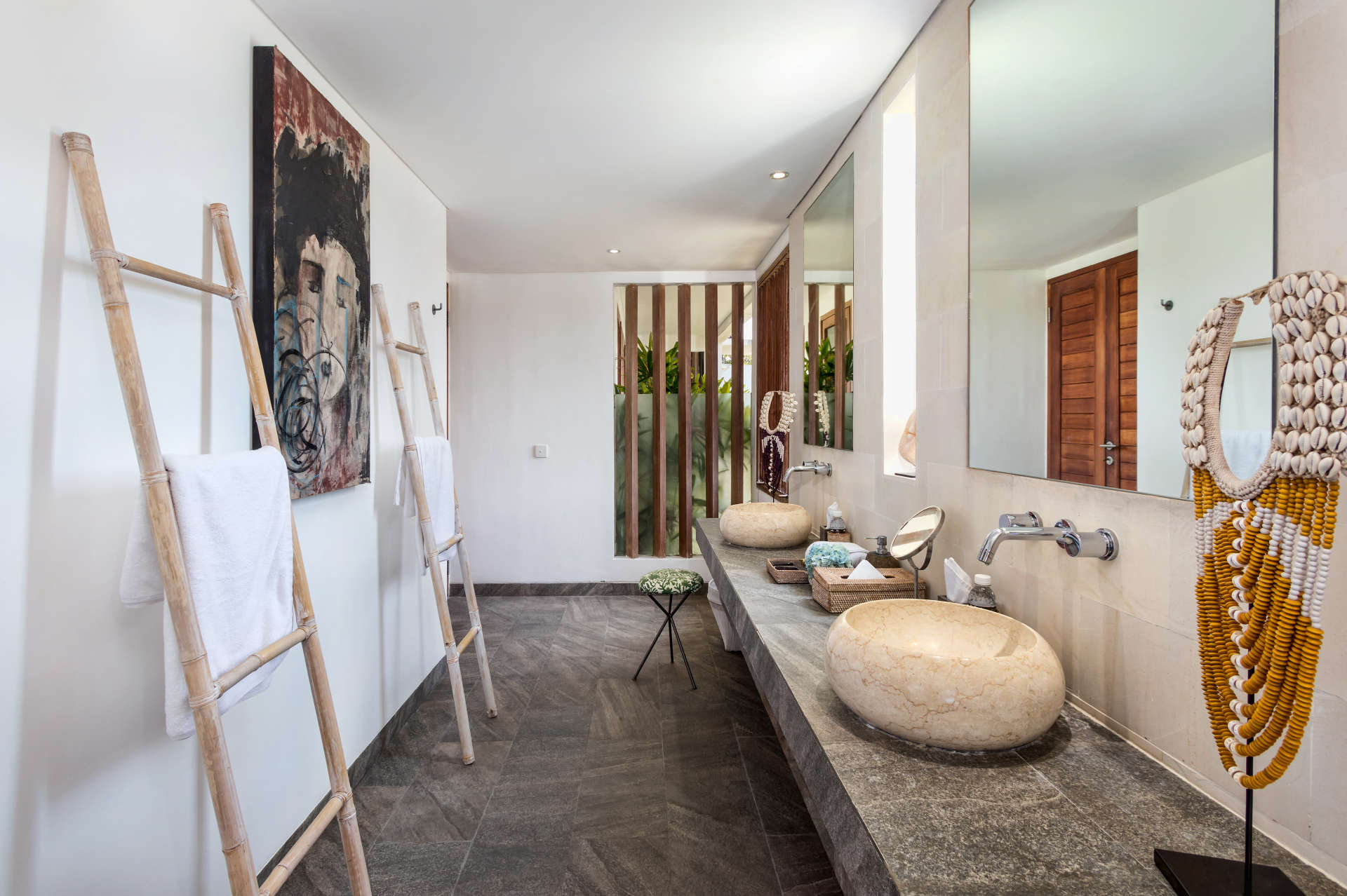 5 Star Villa in Bali, Minutes from the Beach, Bali Villa 2056