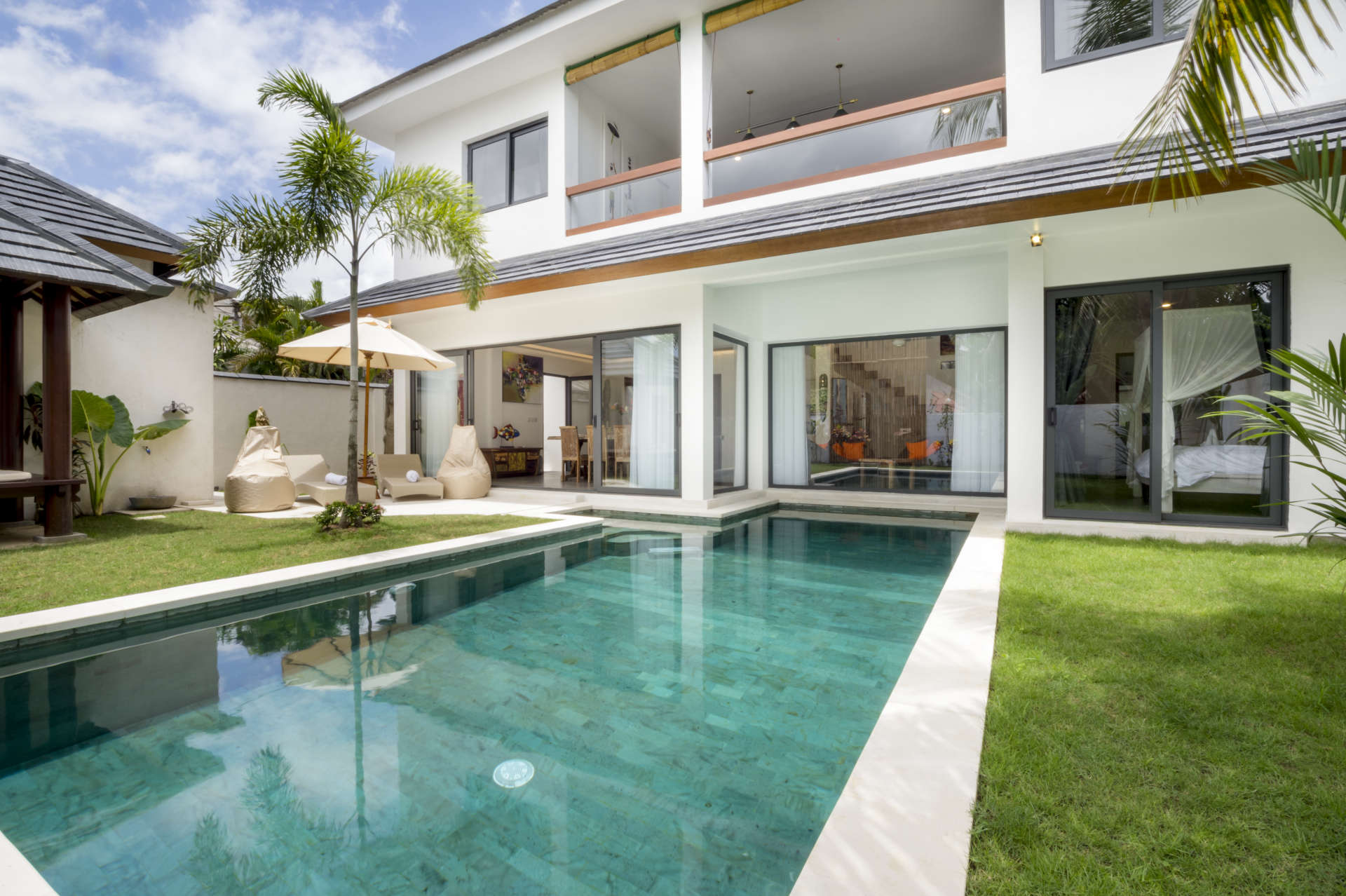 Rent a Luxury Villa in Bali Close to the Beach, Bali Villa 2057