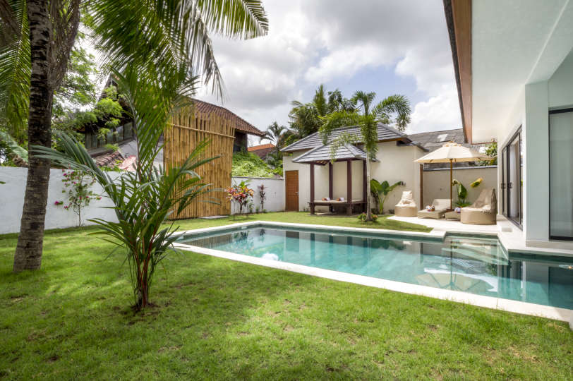 Rent a Luxury Villa in Bali Close to the Beach, Bali Villa 2057