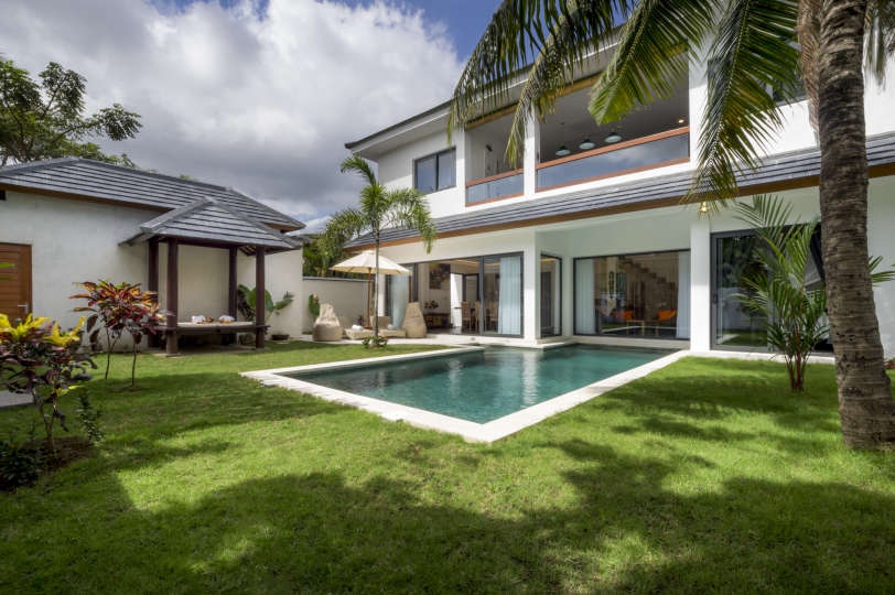 Rent a Luxury Villa in Bali Close to the Beach, Bali Villa 2057