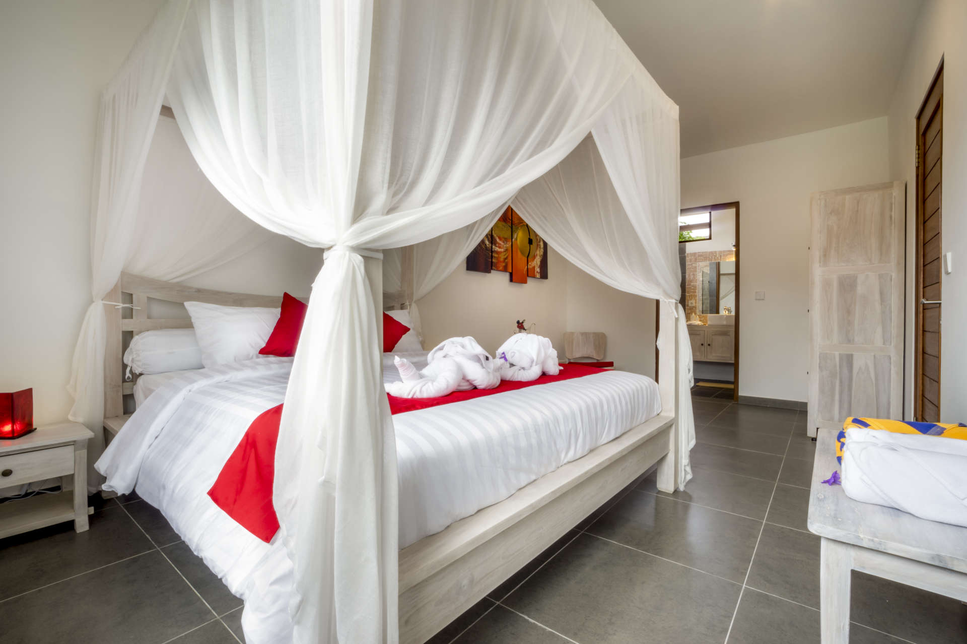 Rent a Luxury Villa in Bali Close to the Beach, Bali Villa 2057