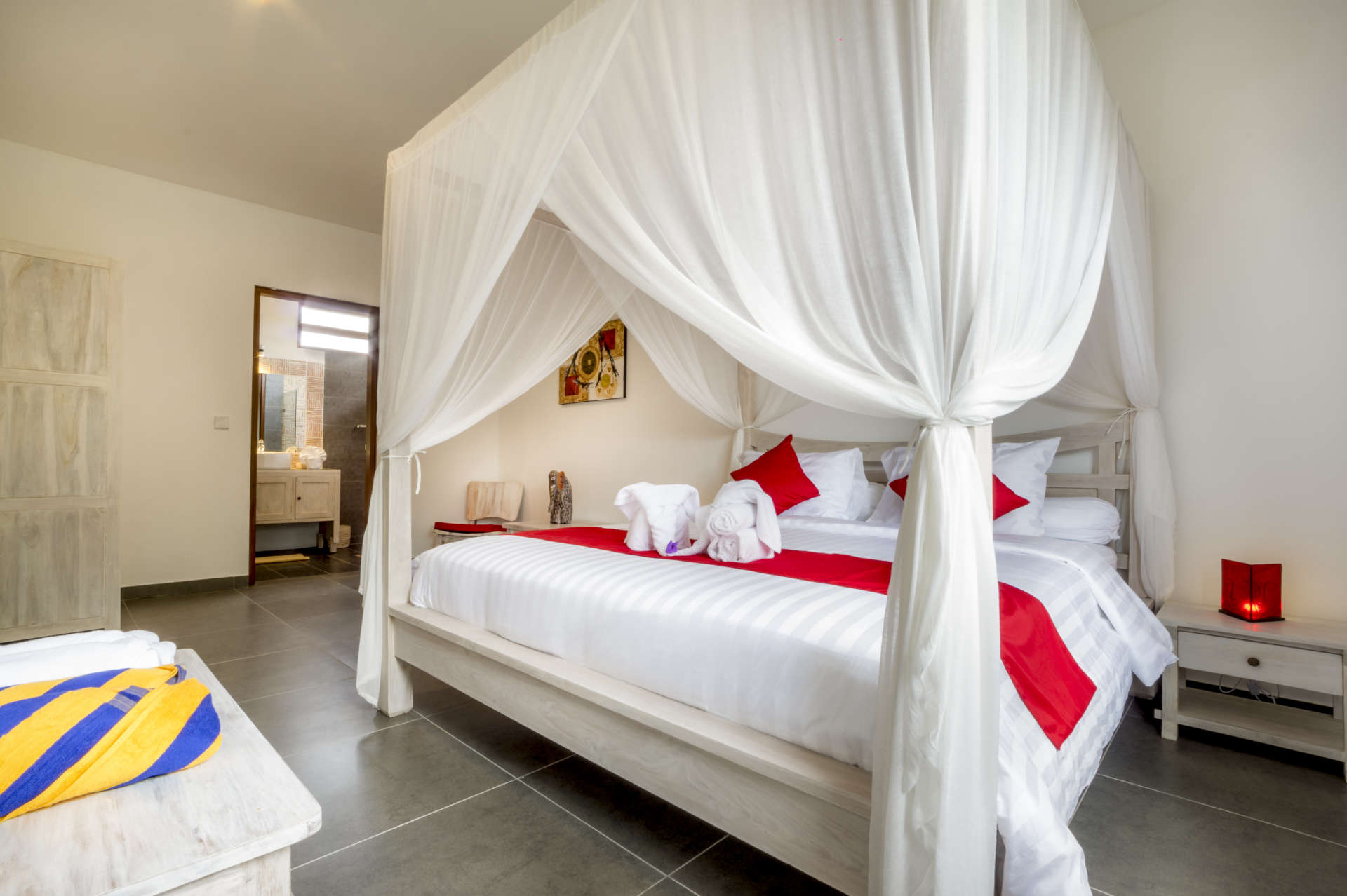 Rent a Luxury Villa in Bali Close to the Beach, Bali Villa 2057