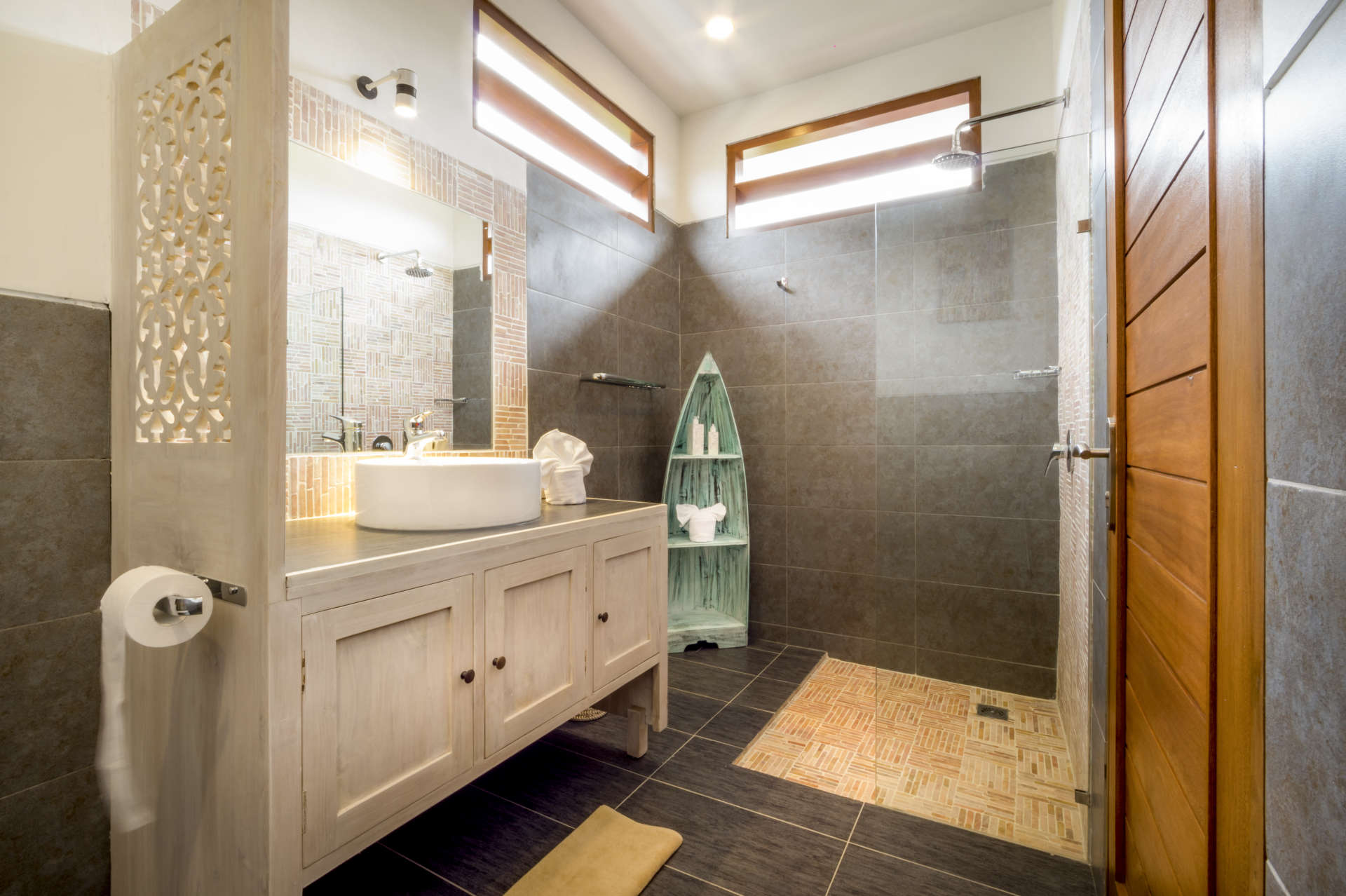 Rent a Luxury Villa in Bali Close to the Beach, Bali Villa 2057
