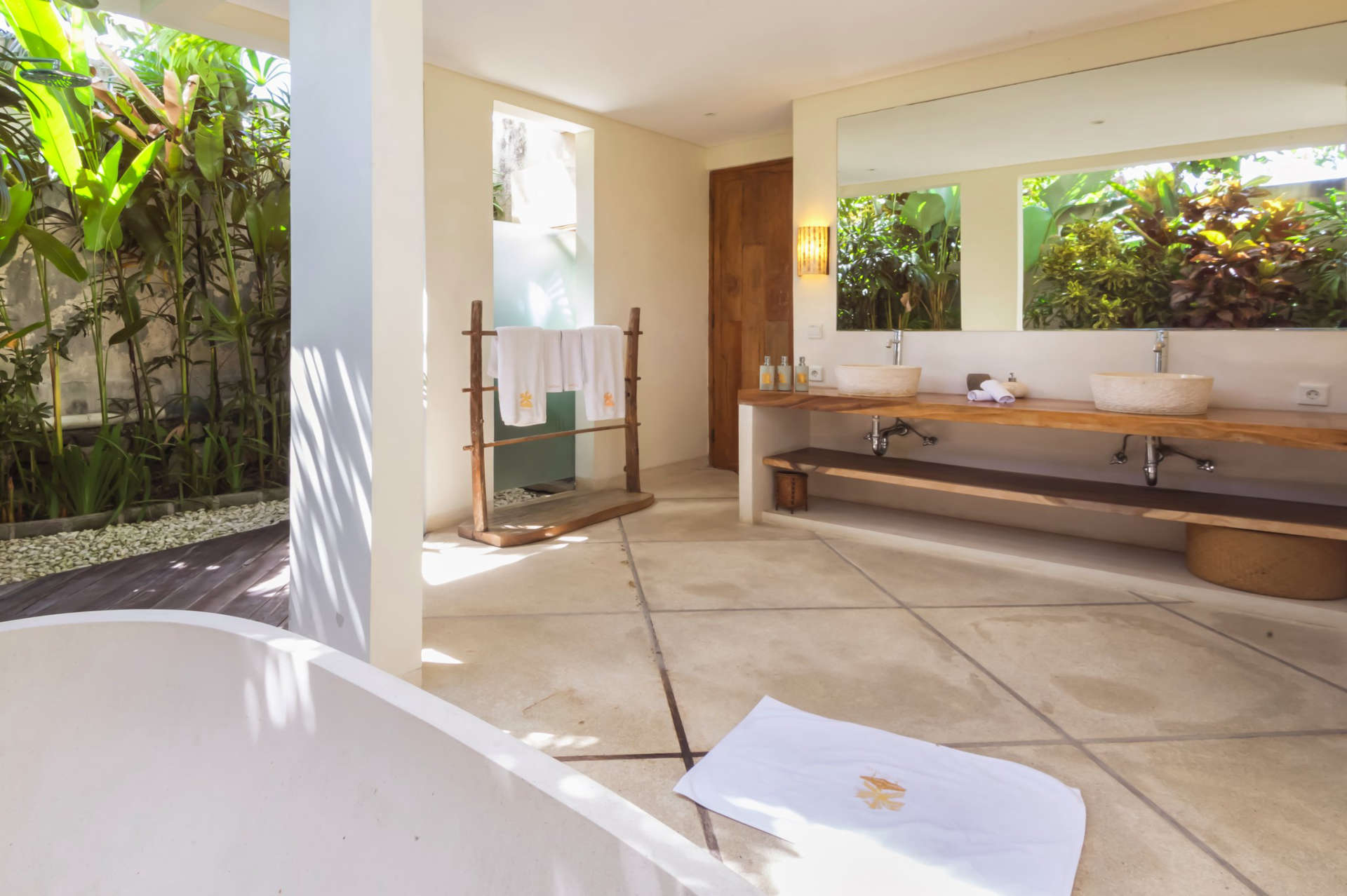 5 Star Villa in Bali, Minutes from the Beach, Bali Villa 2064