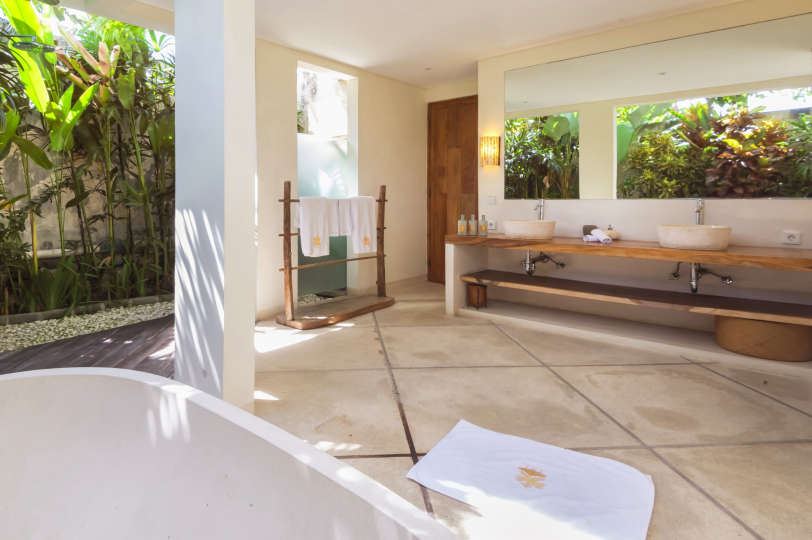 5 Star Villa in Bali, Minutes from the Beach, Bali Villa 2064