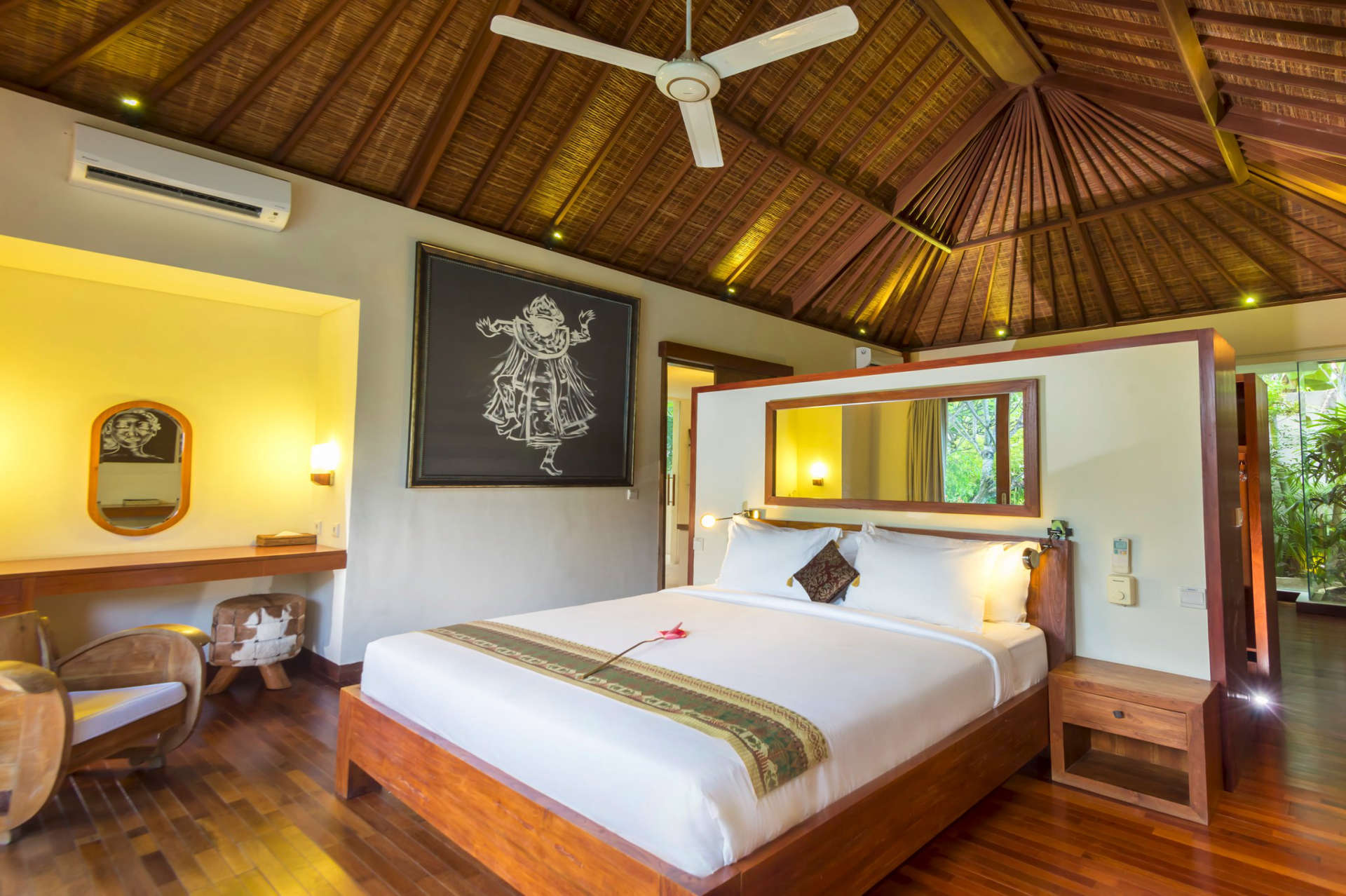 5 Star Villa in Bali, Minutes from the Beach, Bali Villa 2064