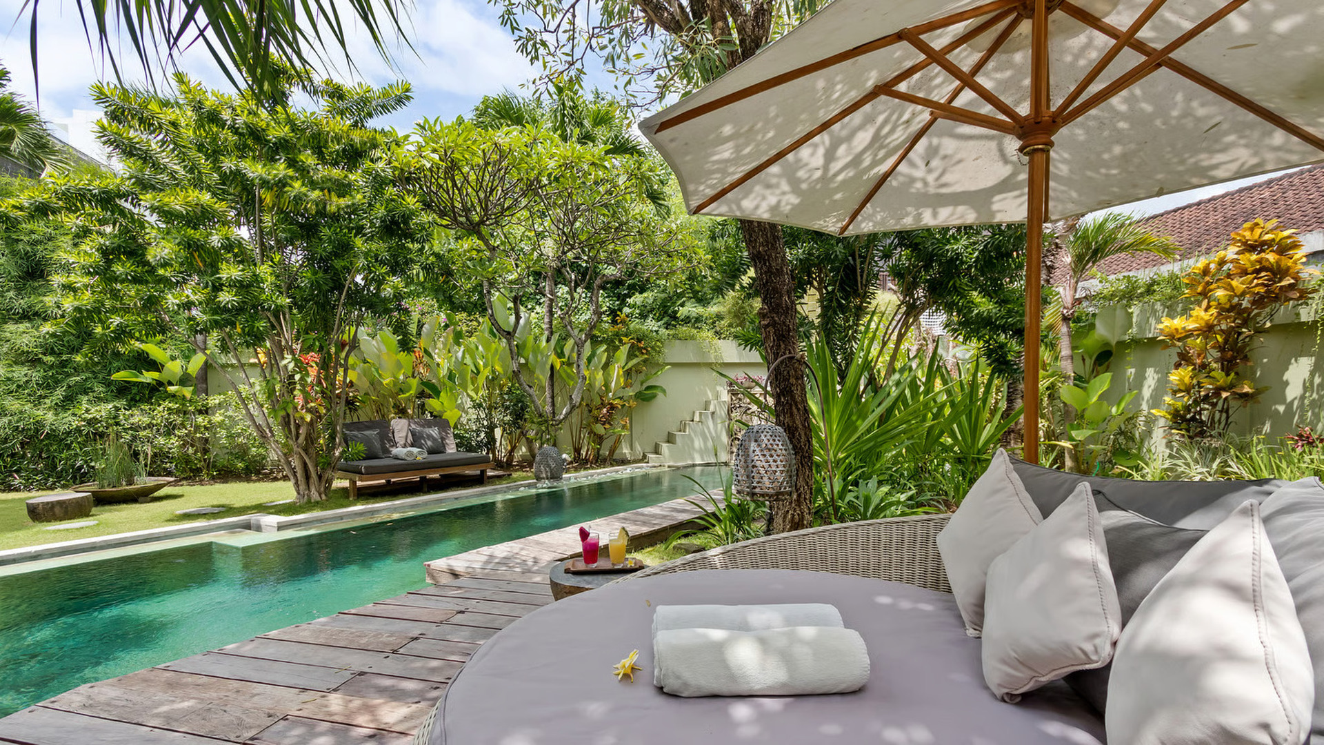 5 Star Villa in Bali, Minutes from the Beach, Bali Villa 2065