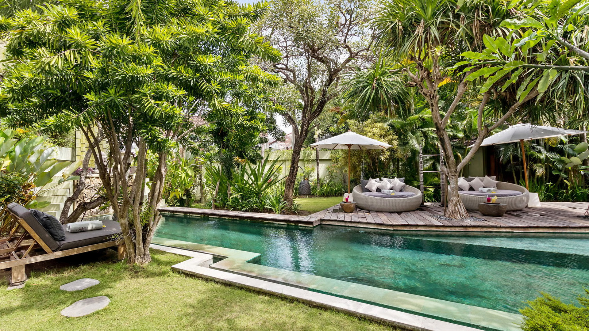 5 Star Villa in Bali, Minutes from the Beach, Bali Villa 2065